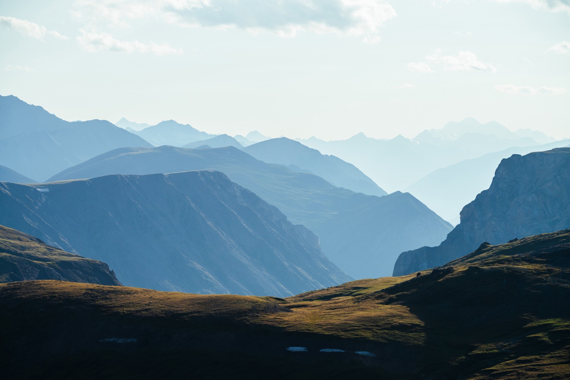 Montanhas ao amanhecer